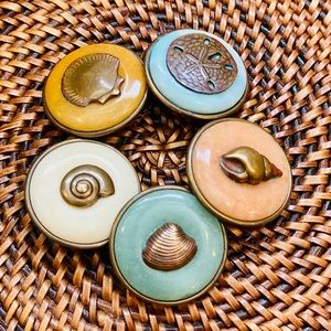 Jan Michaels seashell themed bracelet